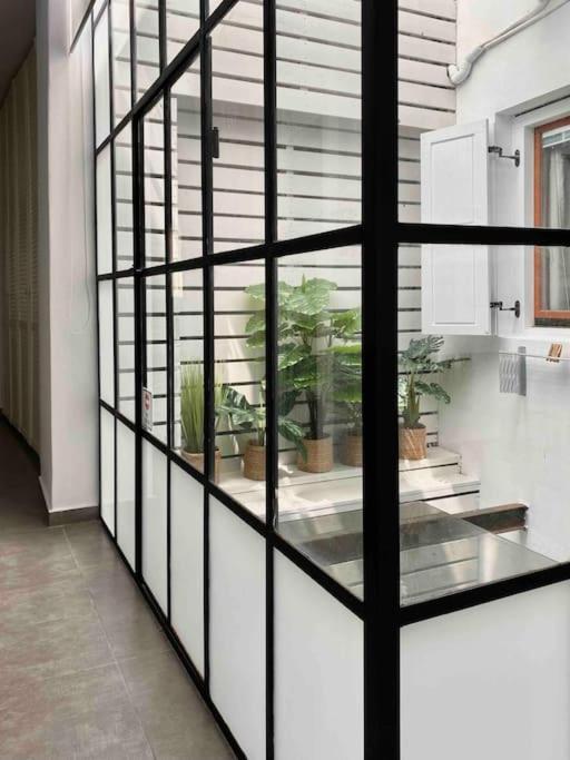 3-Bedroom Central, Spacious And Bright Apartment. Ηράκλειο Κρήτης Εξωτερικό φωτογραφία